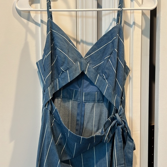 Dress - Picture 3 of 3